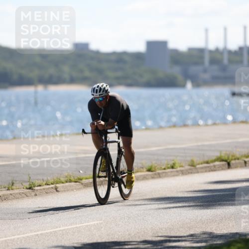 17.08.2025 - KN Förde Triathlon 2025 Yannick Fuchs http://msf.ph/oto/8624975 17.08.2025 11:40:45 Radfahren 358, 364 meine-sportfotos.de