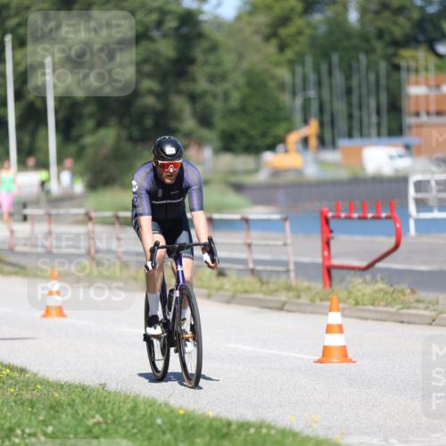 17.08.2025 - KN Förde Triathlon 2025 Yannick Fuchs http://msf.ph/oto/8625171 17.08.2025 11:44:16 Radfahren 325, 329, 343, 350, 371, 642, 374 meine-sportfotos.de