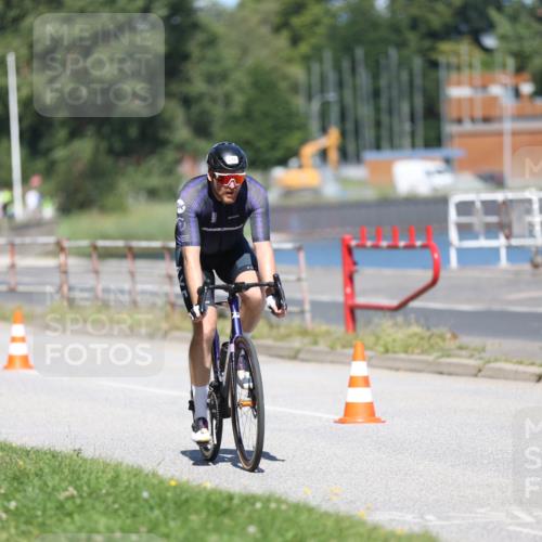 17.08.2025 - KN Förde Triathlon 2025 Yannick Fuchs http://msf.ph/oto/8625172 17.08.2025 11:44:16 Radfahren 325, 329, 343, 350, 371, 642, 374 meine-sportfotos.de