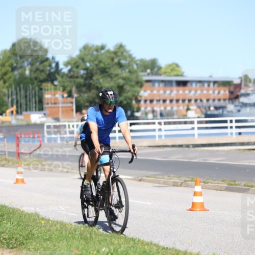 17.08.2025 - KN Förde Triathlon 2025 Yannick Fuchs http://msf.ph/oto/8625178 17.08.2025 11:44:24 Radfahren 325, 328, 329, 371, 385, 616, 350, 642 meine-sportfotos.de
