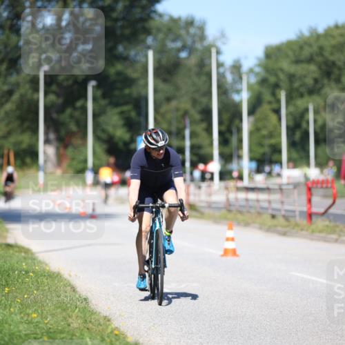 17.08.2025 - KN Förde Triathlon 2025 Yannick Fuchs http://msf.ph/oto/8625288 17.08.2025 11:46:20 Radfahren 345, 356, 370, 373, 330, 609 meine-sportfotos.de