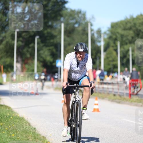 17.08.2025 - KN Förde Triathlon 2025 Yannick Fuchs http://msf.ph/oto/8625297 17.08.2025 11:46:44 Radfahren 375, 618 meine-sportfotos.de