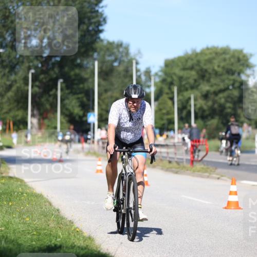 17.08.2025 - KN Förde Triathlon 2025 Yannick Fuchs http://msf.ph/oto/8625298 17.08.2025 11:46:45 Radfahren 375, 618 meine-sportfotos.de