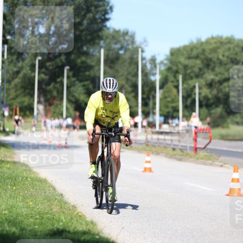 17.08.2025 - KN Förde Triathlon 2025 Yannick Fuchs http://msf.ph/oto/8625308 17.08.2025 11:47:14 Radfahren 365, 622, 380, 610 meine-sportfotos.de