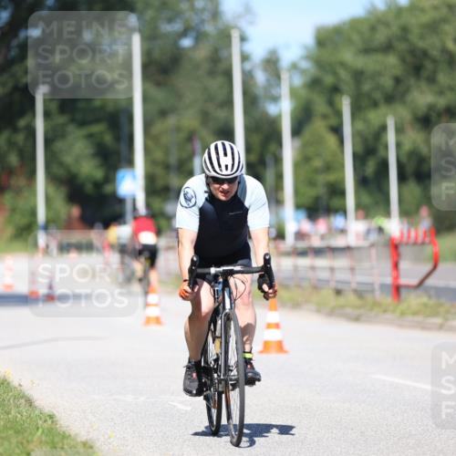 17.08.2025 - KN Förde Triathlon 2025 Yannick Fuchs http://msf.ph/oto/8625329 17.08.2025 11:47:33 Radfahren 285, 353, 382, 624, 629, 354, 368, 614, 623, 630, 635, 639 meine-sportfotos.de