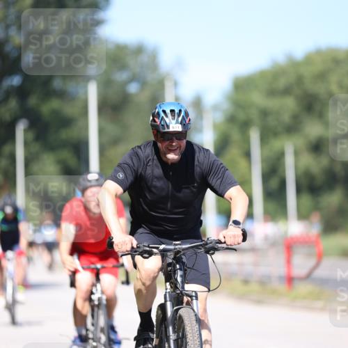 17.08.2025 - KN Förde Triathlon 2025 Yannick Fuchs http://msf.ph/oto/8625343 17.08.2025 11:47:49 Radfahren 326, 352, 361, 372, 601, 609, 626, 627, 636, 619 meine-sportfotos.de