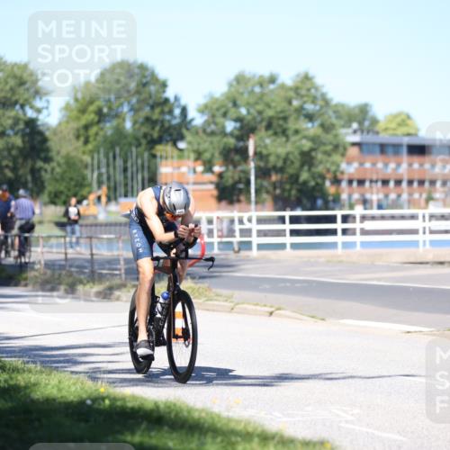 17.08.2025 - KN Förde Triathlon 2025 Yannick Fuchs http://msf.ph/oto/8625403 17.08.2025 12:43:27 Radfahren 402, 408 meine-sportfotos.de