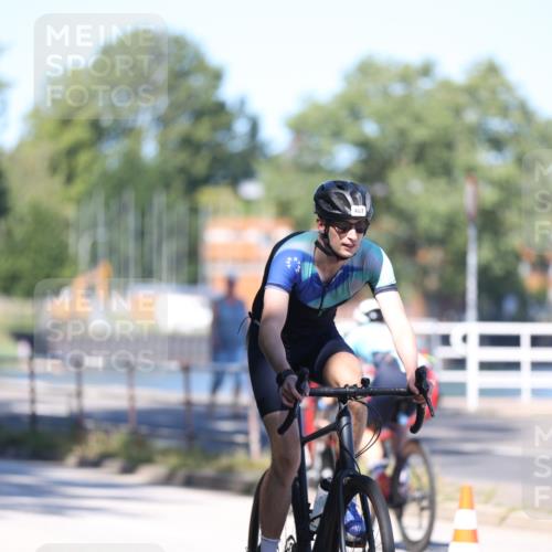 17.08.2025 - KN Förde Triathlon 2025 Yannick Fuchs http://msf.ph/oto/8625461 17.08.2025 12:47:50 Radfahren 406, 407, 417, 419, 548, 419, 422, 423 meine-sportfotos.de