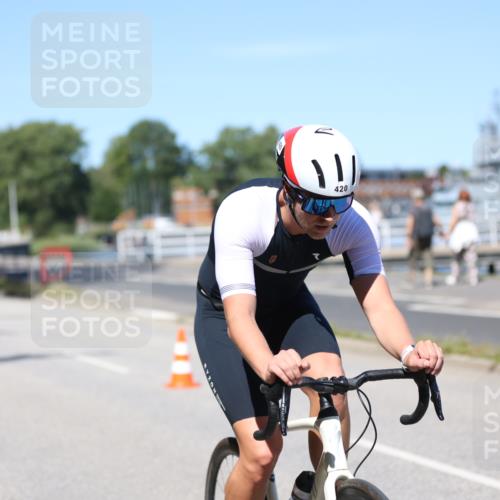 17.08.2025 - KN Förde Triathlon 2025 Yannick Fuchs http://msf.ph/oto/8625490 17.08.2025 12:48:37 Radfahren 420, 442 meine-sportfotos.de