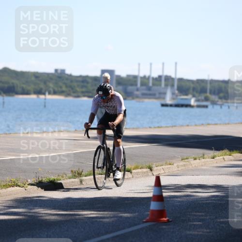 17.08.2025 - KN Förde Triathlon 2025 Yannick Fuchs http://msf.ph/oto/8625502 17.08.2025 12:49:06 Radfahren 422, 439, 415 meine-sportfotos.de