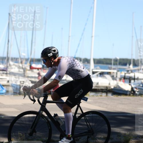 17.08.2025 - KN Förde Triathlon 2025 Yannick Fuchs http://msf.ph/oto/8625508 17.08.2025 12:49:08 Radfahren 422, 439 meine-sportfotos.de