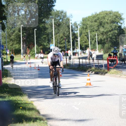 17.08.2025 - KN Förde Triathlon 2025 Yannick Fuchs http://msf.ph/oto/8625523 17.08.2025 12:49:17 Radfahren 419, 423, 441, 422 meine-sportfotos.de