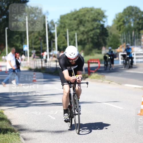 17.08.2025 - KN Förde Triathlon 2025 Yannick Fuchs http://msf.ph/oto/8625528 17.08.2025 12:49:22 Radfahren 413, 417, 423, 441, 419, 422 meine-sportfotos.de