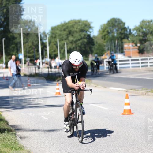 17.08.2025 - KN Förde Triathlon 2025 Yannick Fuchs http://msf.ph/oto/8625529 17.08.2025 12:49:22 Radfahren 413, 417, 423, 441, 419, 422 meine-sportfotos.de