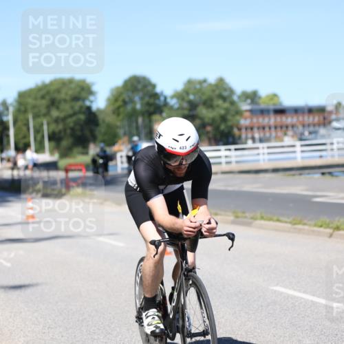 17.08.2025 - KN Förde Triathlon 2025 Yannick Fuchs http://msf.ph/oto/8625530 17.08.2025 12:49:23 Radfahren 413, 417, 423, 441, 419 meine-sportfotos.de
