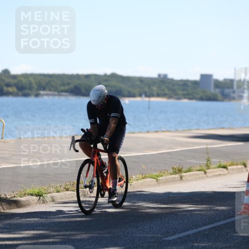 17.08.2025 - KN Förde Triathlon 2025 Yannick Fuchs http://msf.ph/oto/8625536 17.08.2025 12:49:26 Radfahren 413, 417, 423, 441, 419, 423 meine-sportfotos.de