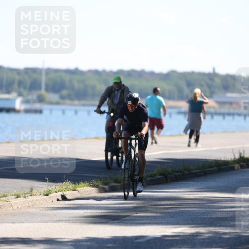 17.08.2025 - KN Förde Triathlon 2025 Yannick Fuchs http://msf.ph/oto/8625546 17.08.2025 12:49:37 Radfahren 424, 413, 417 meine-sportfotos.de