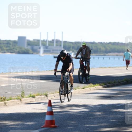 17.08.2025 - KN Förde Triathlon 2025 Yannick Fuchs http://msf.ph/oto/8625549 17.08.2025 12:49:38 Radfahren 424, 413, 417 meine-sportfotos.de