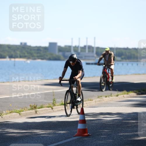 17.08.2025 - KN Förde Triathlon 2025 Yannick Fuchs http://msf.ph/oto/8625550 17.08.2025 12:49:38 Radfahren 424, 413, 417 meine-sportfotos.de