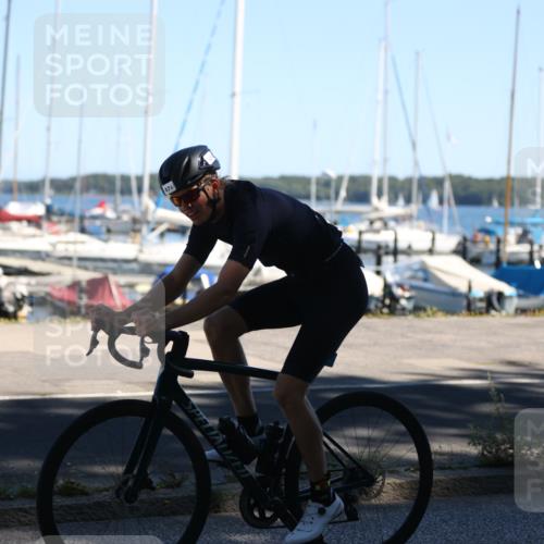 17.08.2025 - KN Förde Triathlon 2025 Yannick Fuchs http://msf.ph/oto/8625556 17.08.2025 12:49:40 Radfahren 424, 447, 413, 417 meine-sportfotos.de
