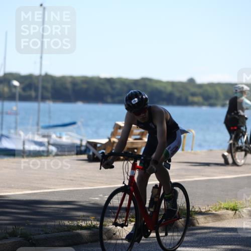 17.08.2025 - KN Förde Triathlon 2025 Yannick Fuchs http://msf.ph/oto/8625632 17.08.2025 12:50:33 Radfahren 395, 403, 439, 450, 433 meine-sportfotos.de
