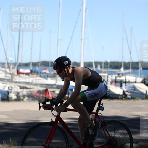 17.08.2025 - KN Förde Triathlon 2025 Yannick Fuchs http://msf.ph/oto/8625634 17.08.2025 12:50:34 Radfahren 395, 403, 439, 450, 433 meine-sportfotos.de