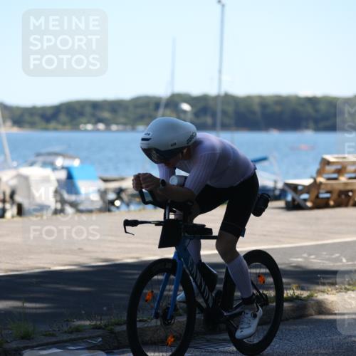 17.08.2025 - KN Förde Triathlon 2025 Yannick Fuchs http://msf.ph/oto/8625663 17.08.2025 12:50:46 Radfahren 428, 403, 439 meine-sportfotos.de