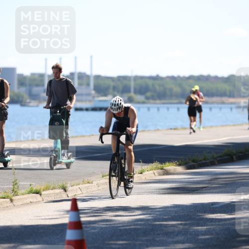 17.08.2025 - KN Förde Triathlon 2025 Yannick Fuchs http://msf.ph/oto/8625679 17.08.2025 12:51:06 Radfahren 424, 425, 446, 454, 464, 441, 456 meine-sportfotos.de