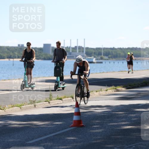 17.08.2025 - KN Förde Triathlon 2025 Yannick Fuchs http://msf.ph/oto/8625680 17.08.2025 12:51:07 Radfahren 424, 425, 446, 454, 464, 441, 456 meine-sportfotos.de