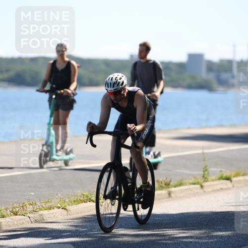 17.08.2025 - KN Förde Triathlon 2025 Yannick Fuchs http://msf.ph/oto/8625682 17.08.2025 12:51:07 Radfahren 424, 425, 446, 454, 464, 441, 456 meine-sportfotos.de