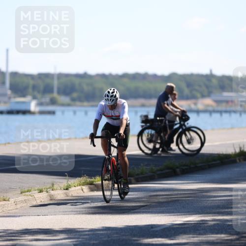 17.08.2025 - KN Förde Triathlon 2025 Yannick Fuchs http://msf.ph/oto/8625737 17.08.2025 12:52:02 Radfahren 450, 452, 403, 416, 433 meine-sportfotos.de