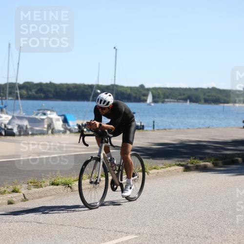 17.08.2025 - KN Förde Triathlon 2025 Yannick Fuchs http://msf.ph/oto/8625835 17.08.2025 12:53:39 Radfahren 401, 418, 432, 452, 465, 471, 472, 493, 401, 430, 476 meine-sportfotos.de