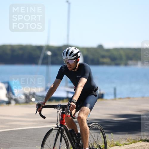 17.08.2025 - KN Förde Triathlon 2025 Yannick Fuchs http://msf.ph/oto/8625869 17.08.2025 12:54:19 Radfahren 402, 409, 412, 453, 459, 460, 470, 475, 479, 398, 459, 475 meine-sportfotos.de