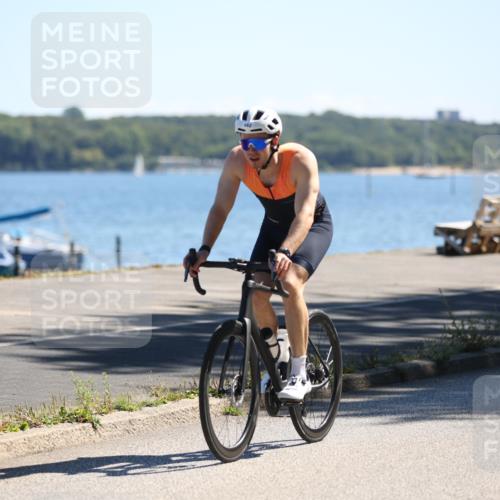 17.08.2025 - KN Förde Triathlon 2025 Yannick Fuchs http://msf.ph/oto/8625909 17.08.2025 12:55:05 Radfahren 418, 432, 436, 462, 471, 476, 482, 491, 509, 396, 401, 411, 435, 461, 483, 498 meine-sportfotos.de