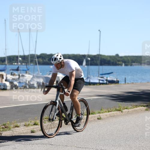 17.08.2025 - KN Förde Triathlon 2025 Yannick Fuchs http://msf.ph/oto/8625931 17.08.2025 12:55:28 Radfahren 421, 465, 406 meine-sportfotos.de
