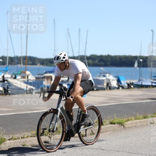 17.08.2025 - KN Förde Triathlon 2025 Yannick Fuchs http://msf.ph/oto/8625932 17.08.2025 12:55:28 Radfahren 421, 465, 406 meine-sportfotos.de