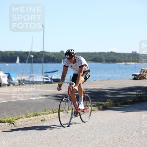 17.08.2025 - KN Förde Triathlon 2025 Yannick Fuchs http://msf.ph/oto/8625963 17.08.2025 12:55:52 Radfahren 409, 453, 470, 490, 544, 398, 409, 475 meine-sportfotos.de