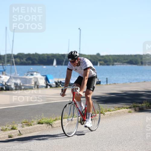 17.08.2025 - KN Förde Triathlon 2025 Yannick Fuchs http://msf.ph/oto/8625964 17.08.2025 12:55:52 Radfahren 409, 453, 470, 490, 544, 398, 409, 475 meine-sportfotos.de