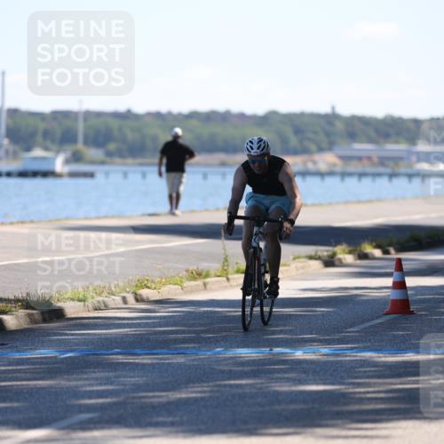 17.08.2025 - KN Förde Triathlon 2025 Yannick Fuchs http://msf.ph/oto/8625974 17.08.2025 12:56:01 Radfahren 459, 470, 490, 453, 470 meine-sportfotos.de