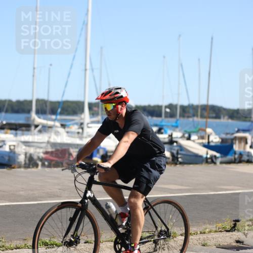 17.08.2025 - KN Förde Triathlon 2025 Yannick Fuchs http://msf.ph/oto/8626013 17.08.2025 12:56:25 Radfahren 407, 415, 422, 443, 486, 487, 501, 505, 506, 513, 486 meine-sportfotos.de
