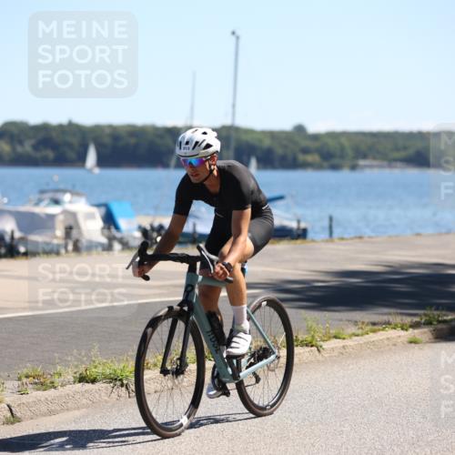 17.08.2025 - KN Förde Triathlon 2025 Yannick Fuchs http://msf.ph/oto/8626024 17.08.2025 12:56:32 Radfahren 396, 407, 422, 443, 487, 498, 500, 501, 505, 506, 507, 513, 415 meine-sportfotos.de