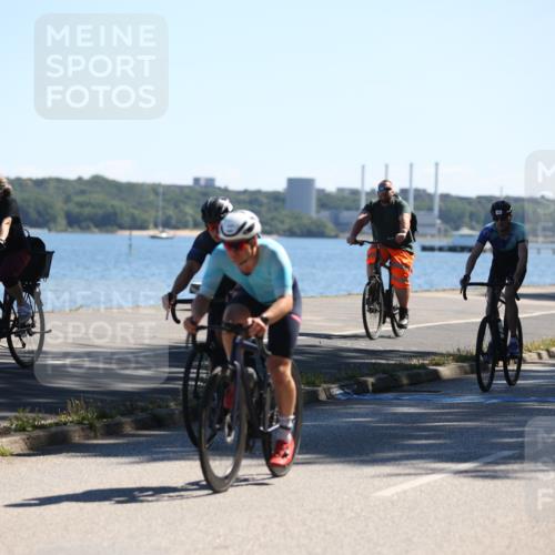 17.08.2025 - KN Förde Triathlon 2025 Yannick Fuchs http://msf.ph/oto/8626028 17.08.2025 12:56:35 Radfahren 396, 407, 422, 443, 462, 480, 487, 496, 498, 500, 501, 505, 506, 507, 415, 443, 501, 506, 513 meine-sportfotos.de