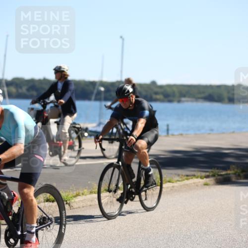 17.08.2025 - KN Förde Triathlon 2025 Yannick Fuchs http://msf.ph/oto/8626030 17.08.2025 12:56:35 Radfahren 396, 407, 422, 443, 462, 480, 487, 496, 498, 500, 501, 505, 506, 507, 415, 443, 501, 506, 513 meine-sportfotos.de