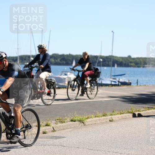 17.08.2025 - KN Förde Triathlon 2025 Yannick Fuchs http://msf.ph/oto/8626032 17.08.2025 12:56:36 Radfahren 396, 407, 422, 462, 480, 487, 496, 498, 500, 504, 505, 507, 422, 443, 501, 505, 506, 513 meine-sportfotos.de