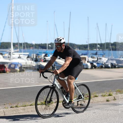 17.08.2025 - KN Förde Triathlon 2025 Yannick Fuchs http://msf.ph/oto/8626048 17.08.2025 12:56:45 Radfahren 406, 420, 462, 477, 480, 491, 496, 504, 396, 496, 498, 500, 507 meine-sportfotos.de
