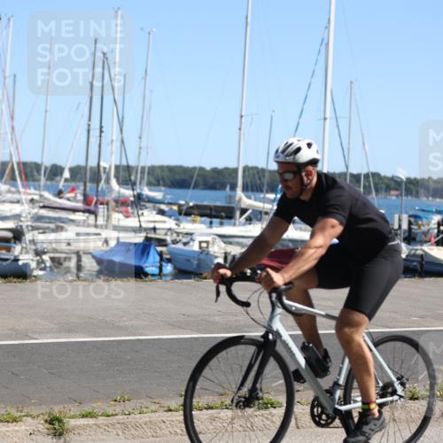 17.08.2025 - KN Förde Triathlon 2025 Yannick Fuchs http://msf.ph/oto/8626049 17.08.2025 12:56:45 Radfahren 406, 420, 462, 477, 480, 491, 496, 504, 396, 496, 498, 500, 507 meine-sportfotos.de