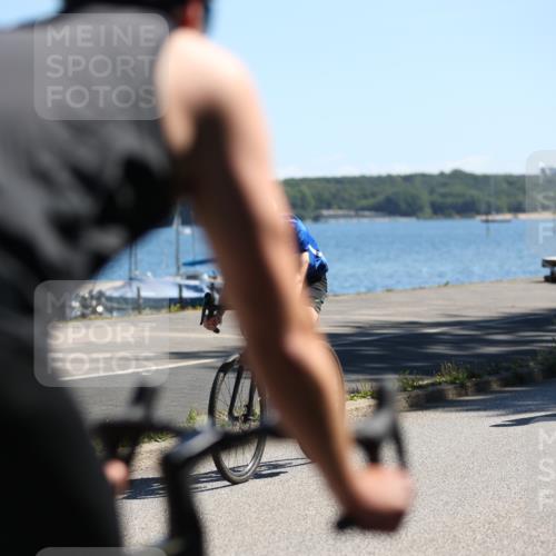 17.08.2025 - KN Förde Triathlon 2025 Yannick Fuchs http://msf.ph/oto/8626053 17.08.2025 12:56:50 Radfahren 406, 420, 477, 482, 491, 525, 462, 480, 496, 504 meine-sportfotos.de