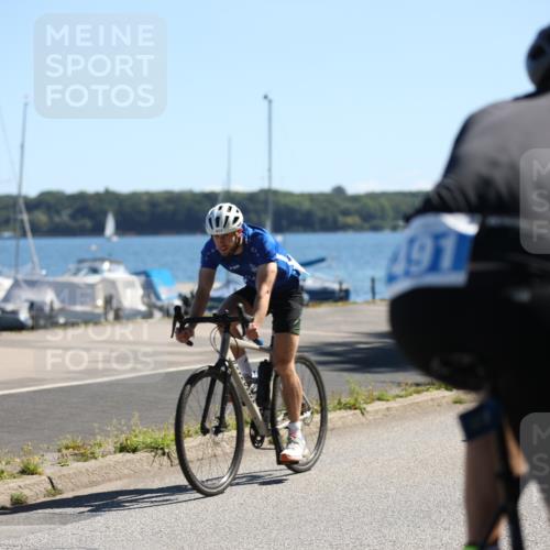 17.08.2025 - KN Förde Triathlon 2025 Yannick Fuchs http://msf.ph/oto/8626054 17.08.2025 12:56:50 Radfahren 406, 420, 477, 482, 491, 525, 462, 480, 496, 504 meine-sportfotos.de