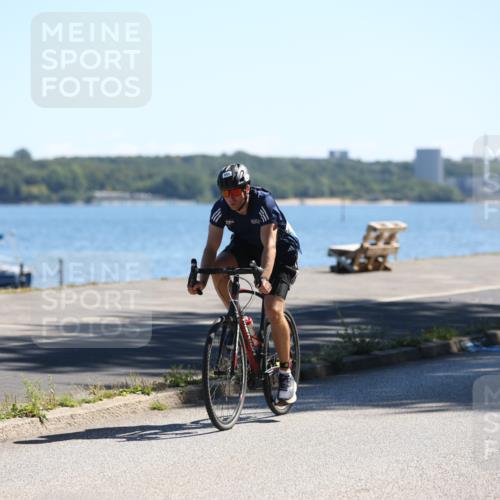 17.08.2025 - KN Förde Triathlon 2025 Yannick Fuchs http://msf.ph/oto/8626060 17.08.2025 12:57:02 Radfahren 419, 421, 438, 525, 482, 525 meine-sportfotos.de