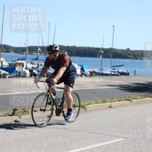 17.08.2025 - KN Förde Triathlon 2025 Yannick Fuchs http://msf.ph/oto/8626083 17.08.2025 12:57:27 Radfahren 357, 397, 410, 413, 410, 413, 417, 455 meine-sportfotos.de
